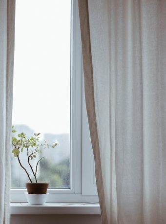 curtains-1854110_960_720