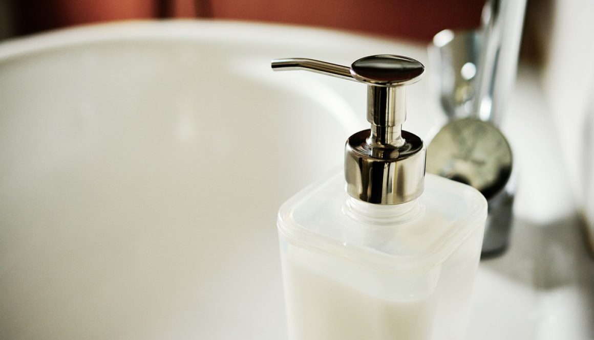 soap-dispenser-2337697_960_720