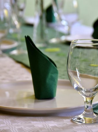 gedeckter-table-2352571_960_720
