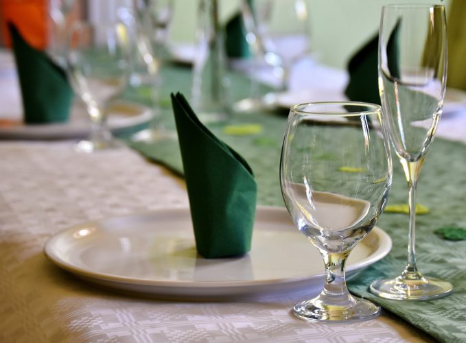 gedeckter-table-2352571_960_720